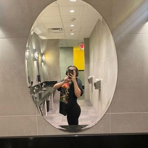 Meet your Posher, Joy